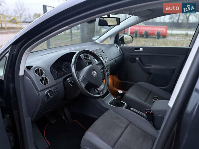 Черный Фольксваген Гольф Плюс, объемом двигателя 1.4 л и пробегом 190 тыс. км за 6200 $, фото 32 на Automoto.ua