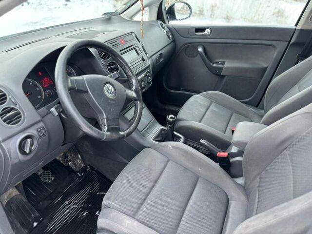 Черный Фольксваген Гольф Плюс, объемом двигателя 2 л и пробегом 300 тыс. км за 2850 $, фото 8 на Automoto.ua