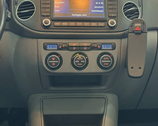 Черный Фольксваген Гольф Плюс, объемом двигателя 1.6 л и пробегом 207 тыс. км за 5299 $, фото 3 на Automoto.ua