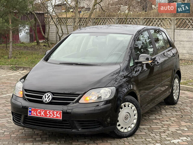 Черный Фольксваген Гольф Плюс, объемом двигателя 1.6 л и пробегом 169 тыс. км за 6999 $, фото 1 на Automoto.ua