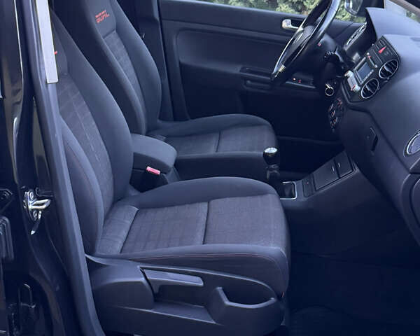 Черный Фольксваген Гольф Плюс, объемом двигателя 1.6 л и пробегом 203 тыс. км за 6300 $, фото 21 на Automoto.ua