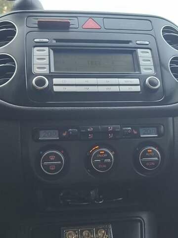 Черный Фольксваген Гольф Плюс, объемом двигателя 2 л и пробегом 250 тыс. км за 6700 $, фото 18 на Automoto.ua