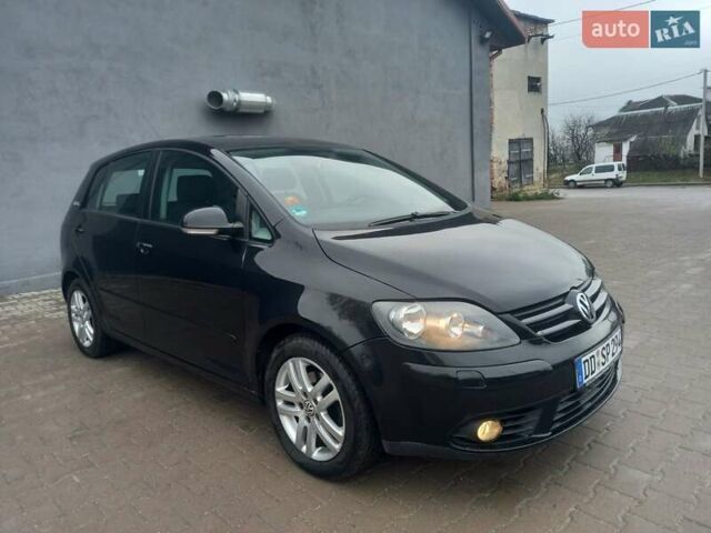 Черный Фольксваген Гольф Плюс, объемом двигателя 1.6 л и пробегом 218 тыс. км за 5800 $, фото 5 на Automoto.ua