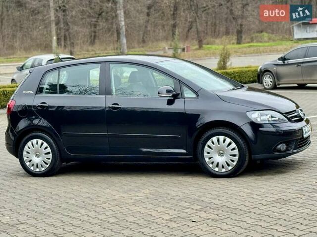 Черный Фольксваген Гольф Плюс, объемом двигателя 1.6 л и пробегом 130 тыс. км за 6200 $, фото 14 на Automoto.ua