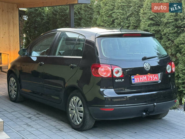 Черный Фольксваген Гольф Плюс, объемом двигателя 1.6 л и пробегом 203 тыс. км за 6300 $, фото 4 на Automoto.ua