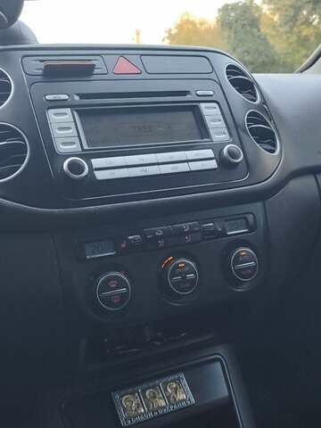 Черный Фольксваген Гольф Плюс, объемом двигателя 2 л и пробегом 250 тыс. км за 6700 $, фото 19 на Automoto.ua