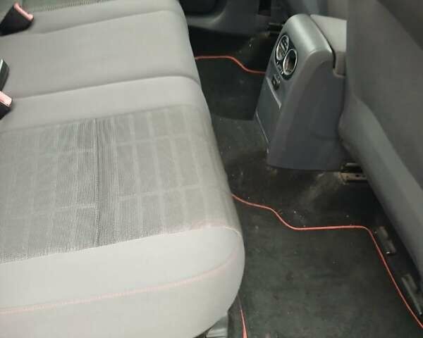 Черный Фольксваген Гольф Плюс, объемом двигателя 1.6 л и пробегом 218 тыс. км за 5250 $, фото 41 на Automoto.ua