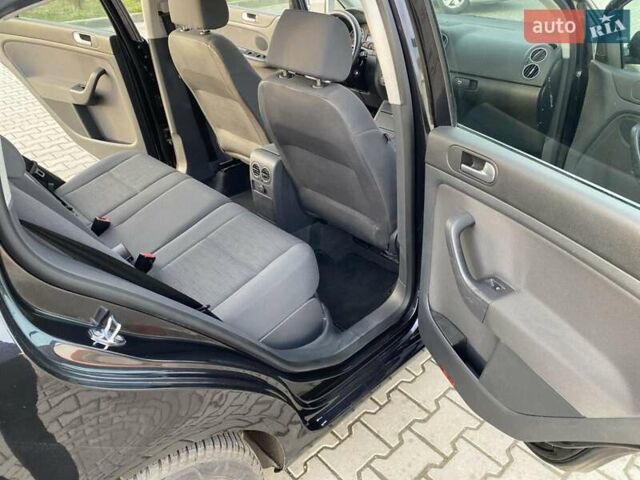 Черный Фольксваген Гольф Плюс, объемом двигателя 1.6 л и пробегом 218 тыс. км за 6100 $, фото 11 на Automoto.ua