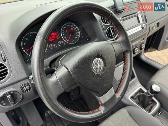 Черный Фольксваген Гольф Плюс, объемом двигателя 1.6 л и пробегом 130 тыс. км за 6200 $, фото 21 на Automoto.ua