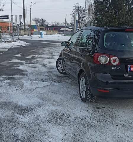 Черный Фольксваген Гольф Плюс, объемом двигателя 1.6 л и пробегом 238 тыс. км за 6250 $, фото 6 на Automoto.ua