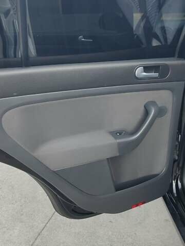 Черный Фольксваген Гольф Плюс, объемом двигателя 2 л и пробегом 250 тыс. км за 6700 $, фото 12 на Automoto.ua