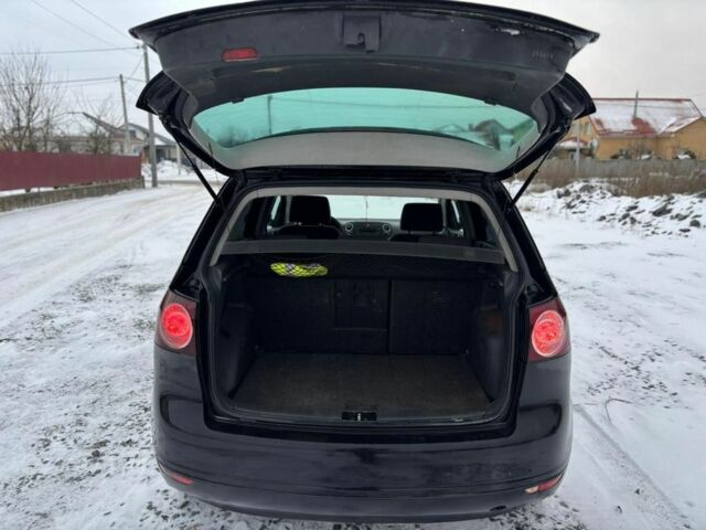 Черный Фольксваген Гольф Плюс, объемом двигателя 2 л и пробегом 300 тыс. км за 2850 $, фото 11 на Automoto.ua