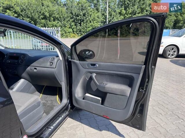Чорний Фольксваген Golf Plus, об'ємом двигуна 1.6 л та пробігом 215 тис. км за 5990 $, фото 20 на Automoto.ua