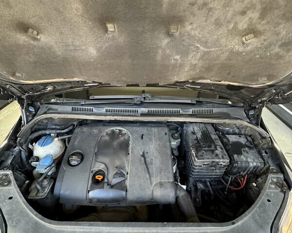 Черный Фольксваген Гольф Плюс, объемом двигателя 1.6 л и пробегом 207 тыс. км за 5299 $, фото 40 на Automoto.ua