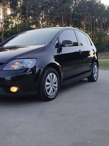 Черный Фольксваген Гольф Плюс, объемом двигателя 2 л и пробегом 250 тыс. км за 6700 $, фото 9 на Automoto.ua