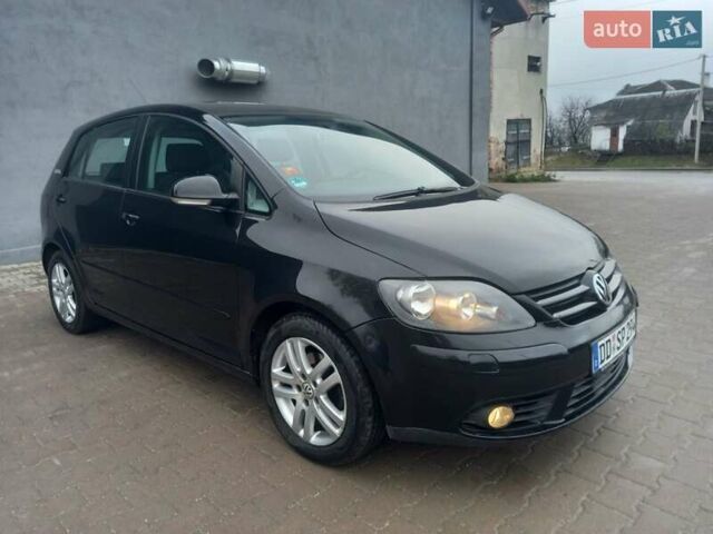 Черный Фольксваген Гольф Плюс, объемом двигателя 1.6 л и пробегом 218 тыс. км за 5800 $, фото 14 на Automoto.ua