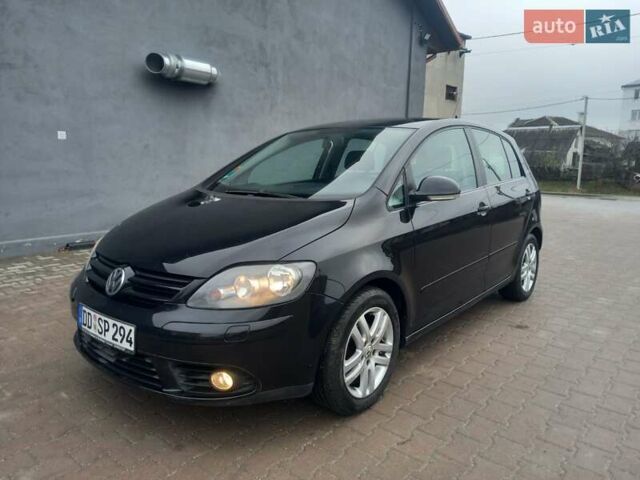 Черный Фольксваген Гольф Плюс, объемом двигателя 1.6 л и пробегом 218 тыс. км за 5800 $, фото 11 на Automoto.ua