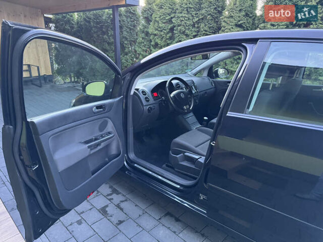 Черный Фольксваген Гольф Плюс, объемом двигателя 1.6 л и пробегом 203 тыс. км за 6300 $, фото 11 на Automoto.ua