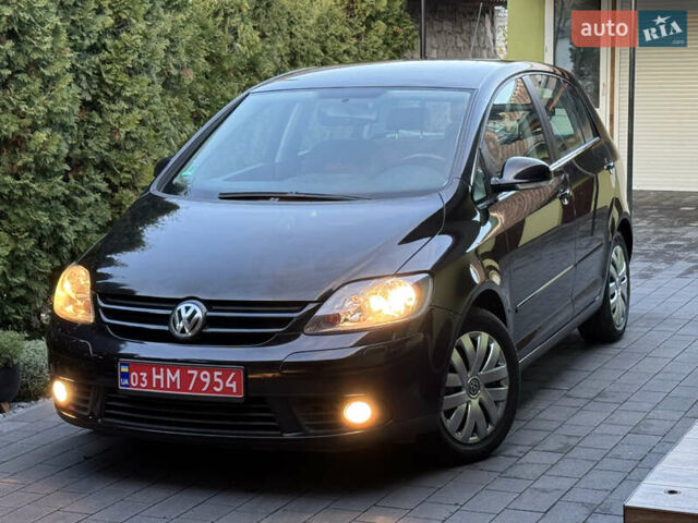 Черный Фольксваген Гольф Плюс, объемом двигателя 1.6 л и пробегом 203 тыс. км за 6300 $, фото 3 на Automoto.ua