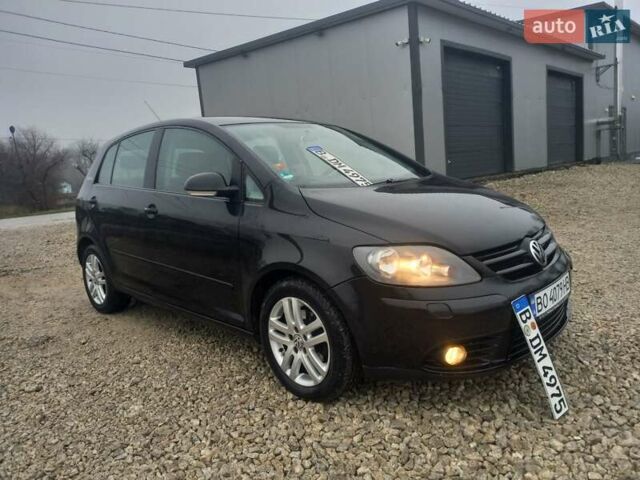 Черный Фольксваген Гольф Плюс, объемом двигателя 1.6 л и пробегом 218 тыс. км за 5250 $, фото 12 на Automoto.ua