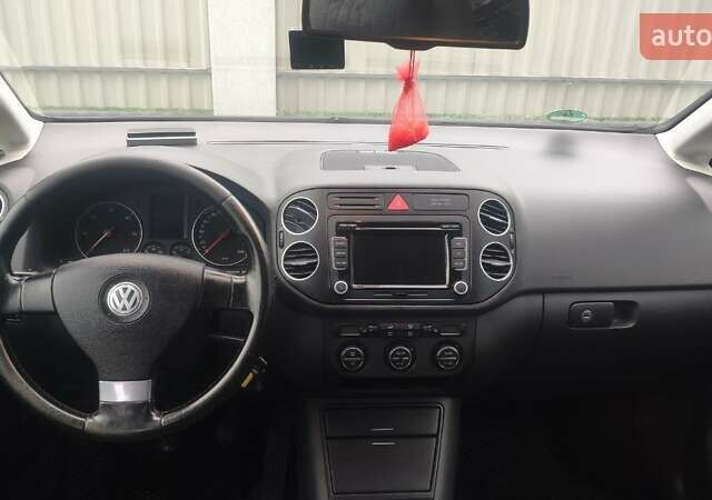 Черный Фольксваген Гольф Плюс, объемом двигателя 1.9 л и пробегом 223 тыс. км за 6200 $, фото 13 на Automoto.ua
