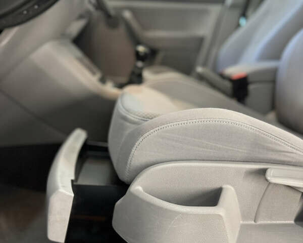 Черный Фольксваген Гольф Плюс, объемом двигателя 1.6 л и пробегом 207 тыс. км за 5299 $, фото 39 на Automoto.ua