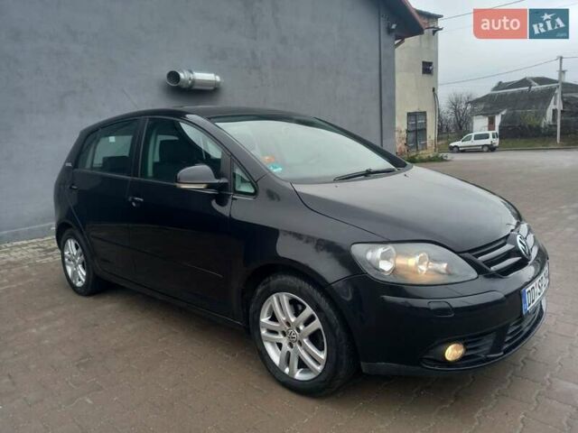 Черный Фольксваген Гольф Плюс, объемом двигателя 1.6 л и пробегом 218 тыс. км за 5800 $, фото 3 на Automoto.ua