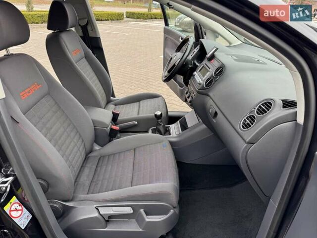 Черный Фольксваген Гольф Плюс, объемом двигателя 1.6 л и пробегом 130 тыс. км за 6200 $, фото 29 на Automoto.ua