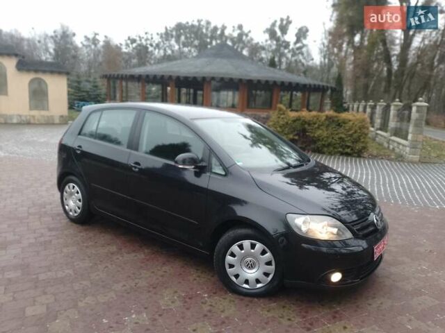 Черный Фольксваген Гольф Плюс, объемом двигателя 1.6 л и пробегом 196 тыс. км за 5650 $, фото 4 на Automoto.ua