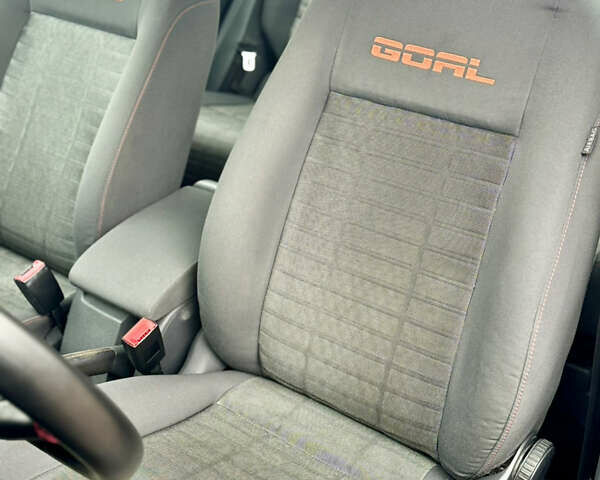 Черный Фольксваген Гольф Плюс, объемом двигателя 1.6 л и пробегом 187 тыс. км за 6150 $, фото 14 на Automoto.ua