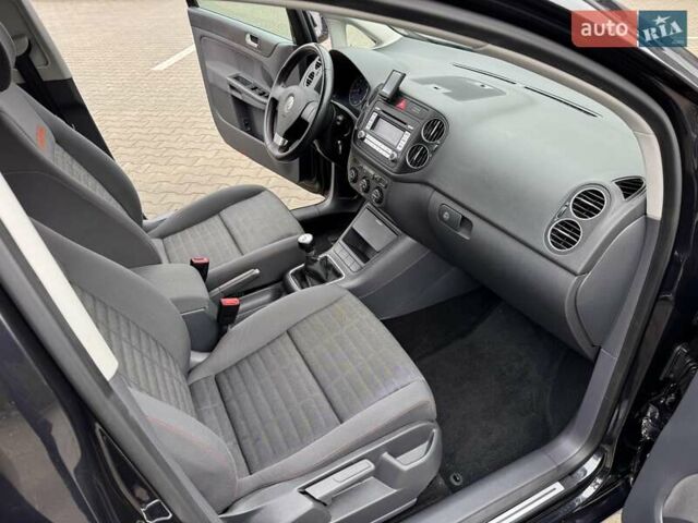 Черный Фольксваген Гольф Плюс, объемом двигателя 1.6 л и пробегом 130 тыс. км за 6200 $, фото 27 на Automoto.ua