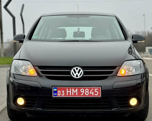 Черный Фольксваген Гольф Плюс, объемом двигателя 1.6 л и пробегом 187 тыс. км за 6150 $, фото 8 на Automoto.ua