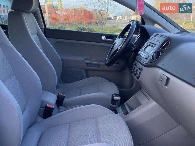 Черный Фольксваген Гольф Плюс, объемом двигателя 1.4 л и пробегом 186 тыс. км за 7200 $, фото 12 на Automoto.ua