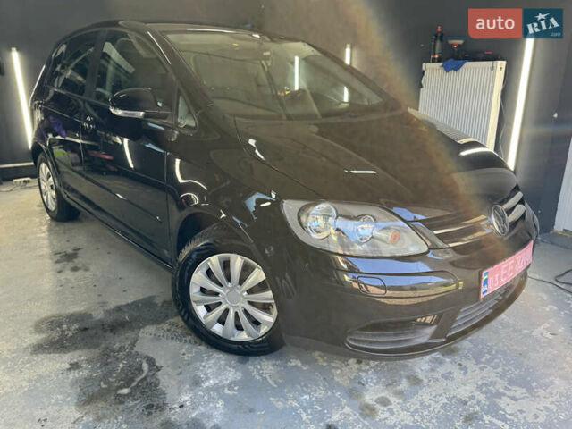 Черный Фольксваген Гольф Плюс, объемом двигателя 1.6 л и пробегом 207 тыс. км за 5299 $, фото 1 на Automoto.ua