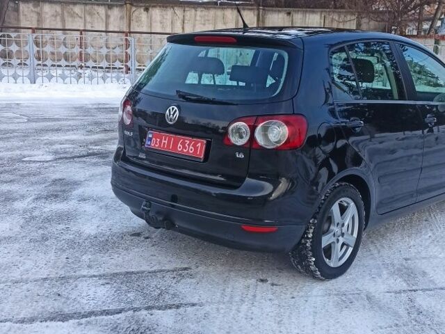 Черный Фольксваген Гольф Плюс, объемом двигателя 1.6 л и пробегом 238 тыс. км за 6250 $, фото 6 на Automoto.ua