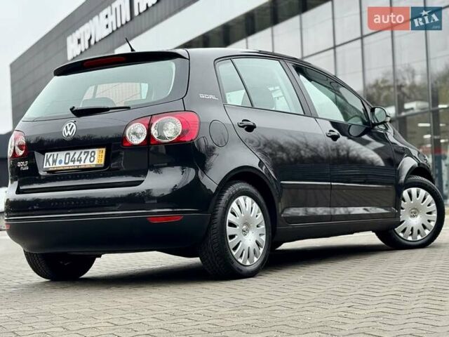 Черный Фольксваген Гольф Плюс, объемом двигателя 1.6 л и пробегом 130 тыс. км за 6200 $, фото 5 на Automoto.ua