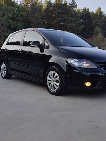 Черный Фольксваген Гольф Плюс, объемом двигателя 2 л и пробегом 250 тыс. км за 6700 $, фото 7 на Automoto.ua