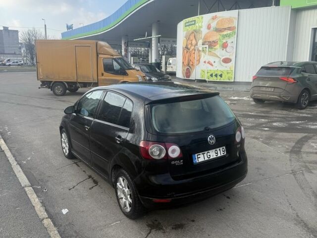 Черный Фольксваген Гольф Плюс, объемом двигателя 1.9 л и пробегом 370 тыс. км за 2300 $, фото 4 на Automoto.ua