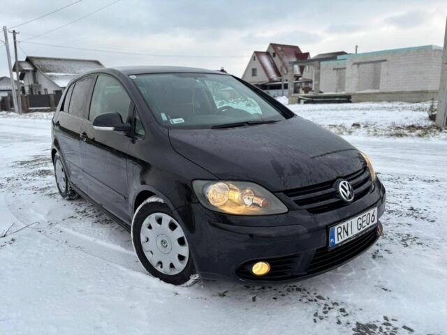 Черный Фольксваген Гольф Плюс, объемом двигателя 2 л и пробегом 300 тыс. км за 2850 $, фото 7 на Automoto.ua