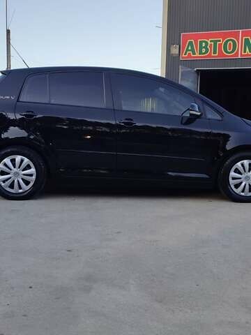 Черный Фольксваген Гольф Плюс, объемом двигателя 2 л и пробегом 250 тыс. км за 6700 $, фото 5 на Automoto.ua