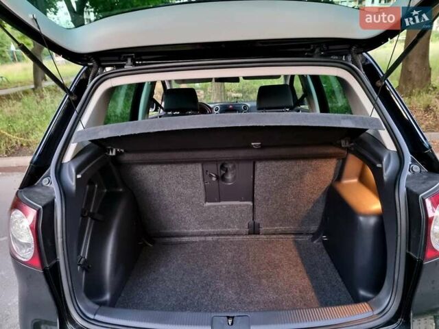 Черный Фольксваген Гольф Плюс, объемом двигателя 1.4 л и пробегом 210 тыс. км за 5800 $, фото 10 на Automoto.ua