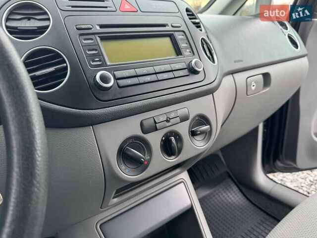 Чорний Фольксваген Golf Plus, об'ємом двигуна 1.6 л та пробігом 204 тис. км за 4850 $, фото 64 на Automoto.ua