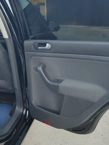 Черный Фольксваген Гольф Плюс, объемом двигателя 2 л и пробегом 250 тыс. км за 6700 $, фото 13 на Automoto.ua