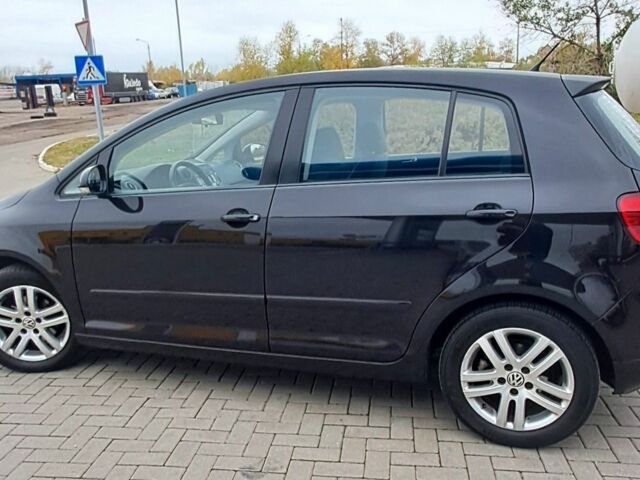 Черный Фольксваген Гольф Плюс, объемом двигателя 1.6 л и пробегом 192 тыс. км за 6850 $, фото 4 на Automoto.ua