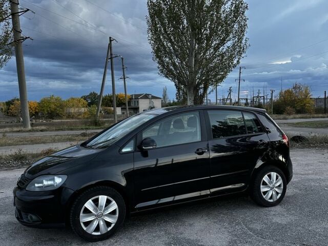Черный Фольксваген Гольф Плюс, объемом двигателя 1.6 л и пробегом 89 тыс. км за 6700 $, фото 11 на Automoto.ua
