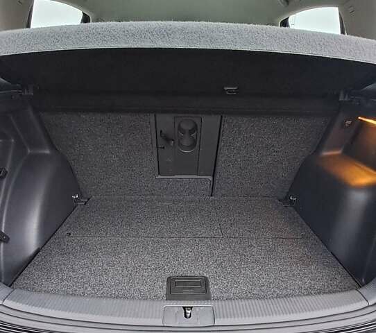 Черный Фольксваген Гольф Плюс, объемом двигателя 1.6 л и пробегом 193 тыс. км за 6650 $, фото 13 на Automoto.ua