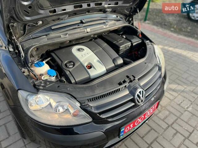 Черный Фольксваген Гольф Плюс, объемом двигателя 1.6 л и пробегом 269 тыс. км за 5950 $, фото 49 на Automoto.ua