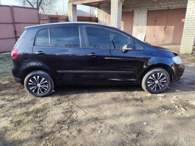 Черный Фольксваген Гольф Плюс, объемом двигателя 1.6 л и пробегом 186 тыс. км за 4999 $, фото 1 на Automoto.ua