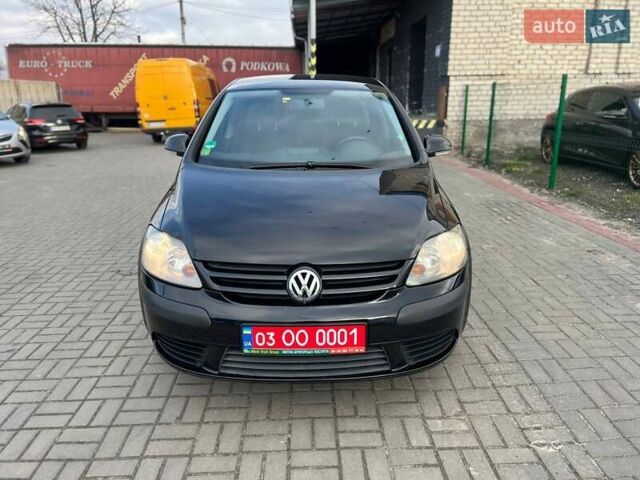 Черный Фольксваген Гольф Плюс, объемом двигателя 1.6 л и пробегом 269 тыс. км за 5950 $, фото 2 на Automoto.ua