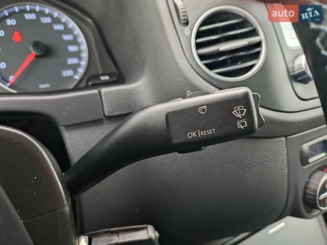 Черный Фольксваген Гольф Плюс, объемом двигателя 1.4 л и пробегом 129 тыс. км за 6499 $, фото 54 на Automoto.ua